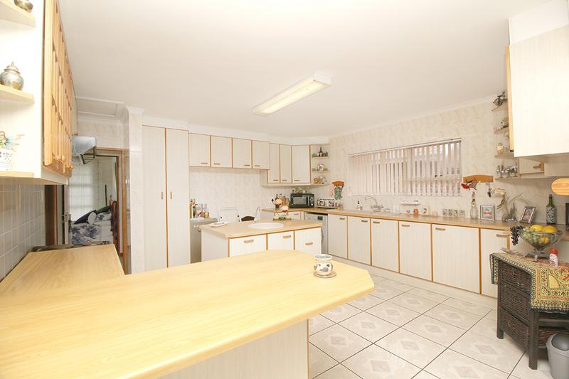 6 Bedroom Property for Sale in Hersham Western Cape